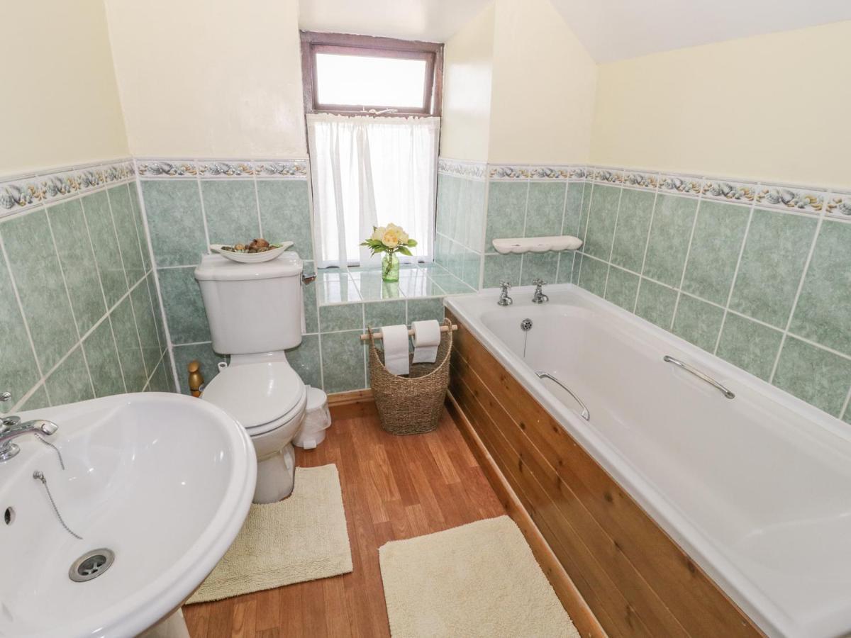 Penrhyddion Ucha Villa Capel Garmon Екстериор снимка